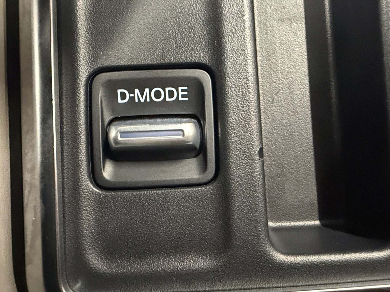 Used 2024 Nissan Pathfinder SL w/ SL Premium Package FWD image 48
