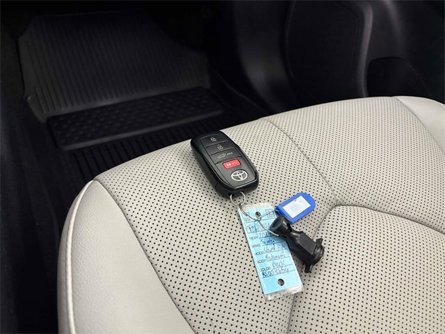 Used 2024 Toyota Grand Highlander Platinum image 26