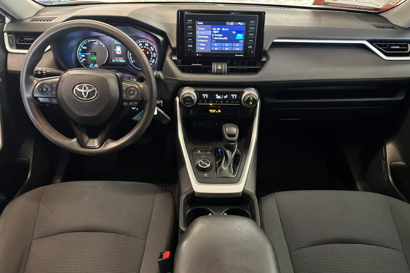 Used 2021 Toyota RAV4 LE AWD/4WD image 13