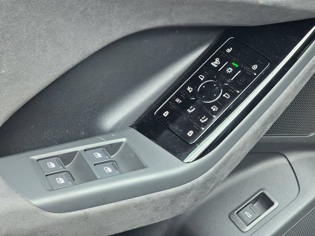 New 2027 Audi SQ6 e-tron Premium Plus AWD/4WD image 20