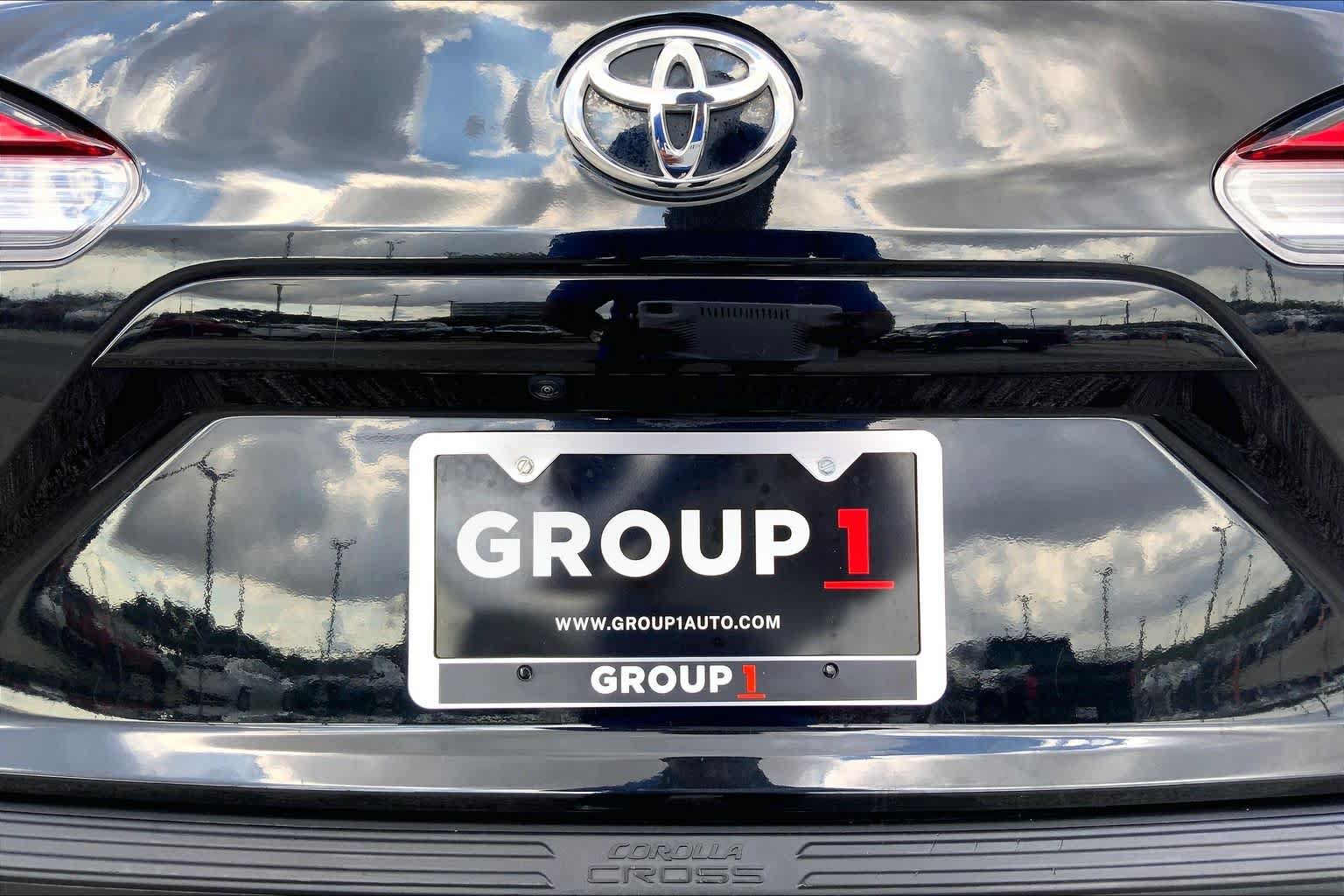 Used 2025 Toyota Corolla Cross XLE FWD image 10