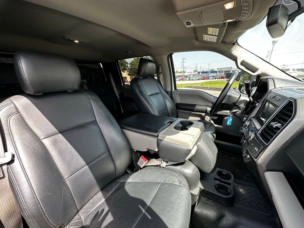 Used 2018 Ford F150 XLT w/ Equipment Group 302A Luxury AWD/4WD image 9