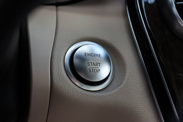 Used 2017 Mercedes-Benz GLC 300 4MATIC image 33