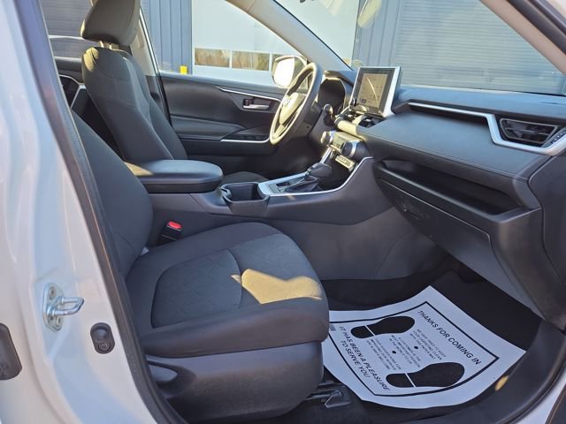 Used 2023 Toyota RAV4 XLE image 33