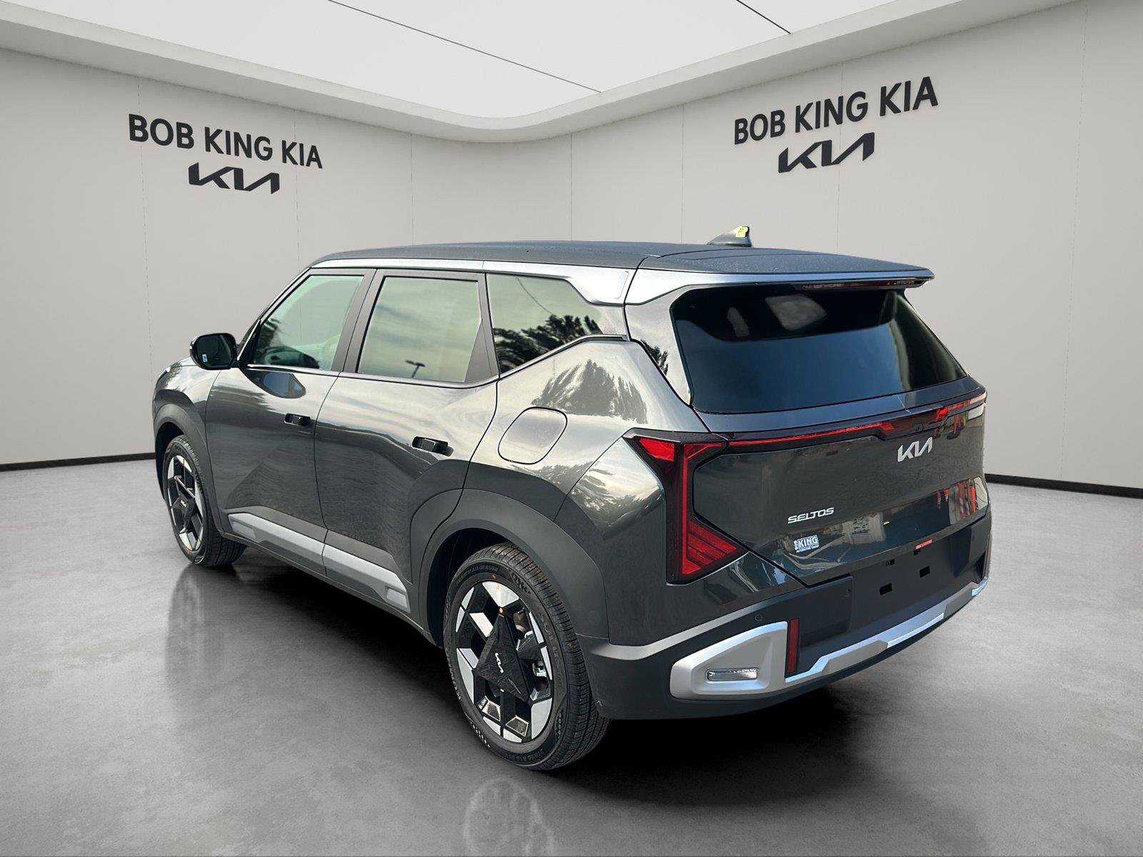 New 2027 Kia Seltos S FWD image 3