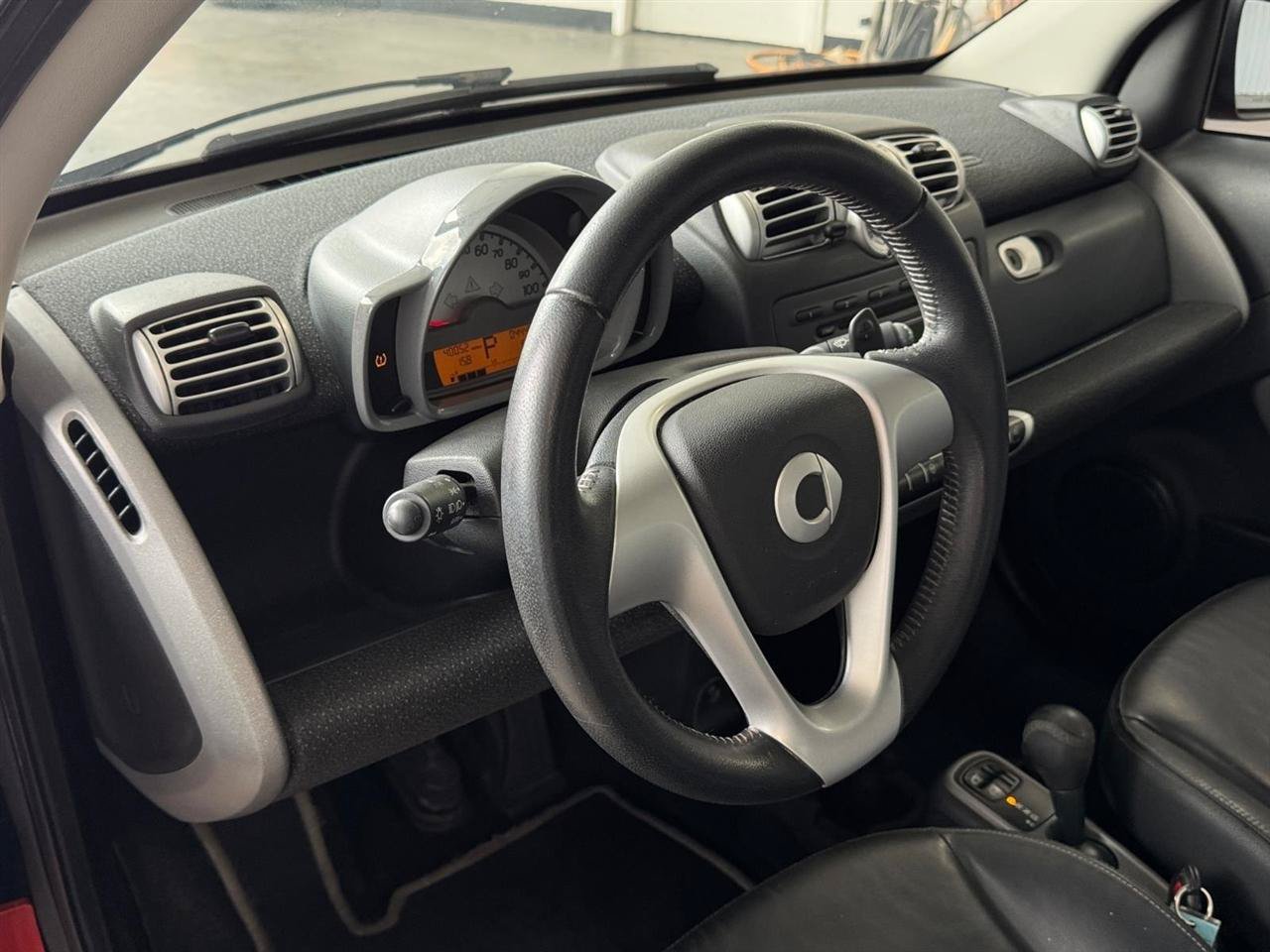 Used 2008 smart fortwo passion RWD image 14