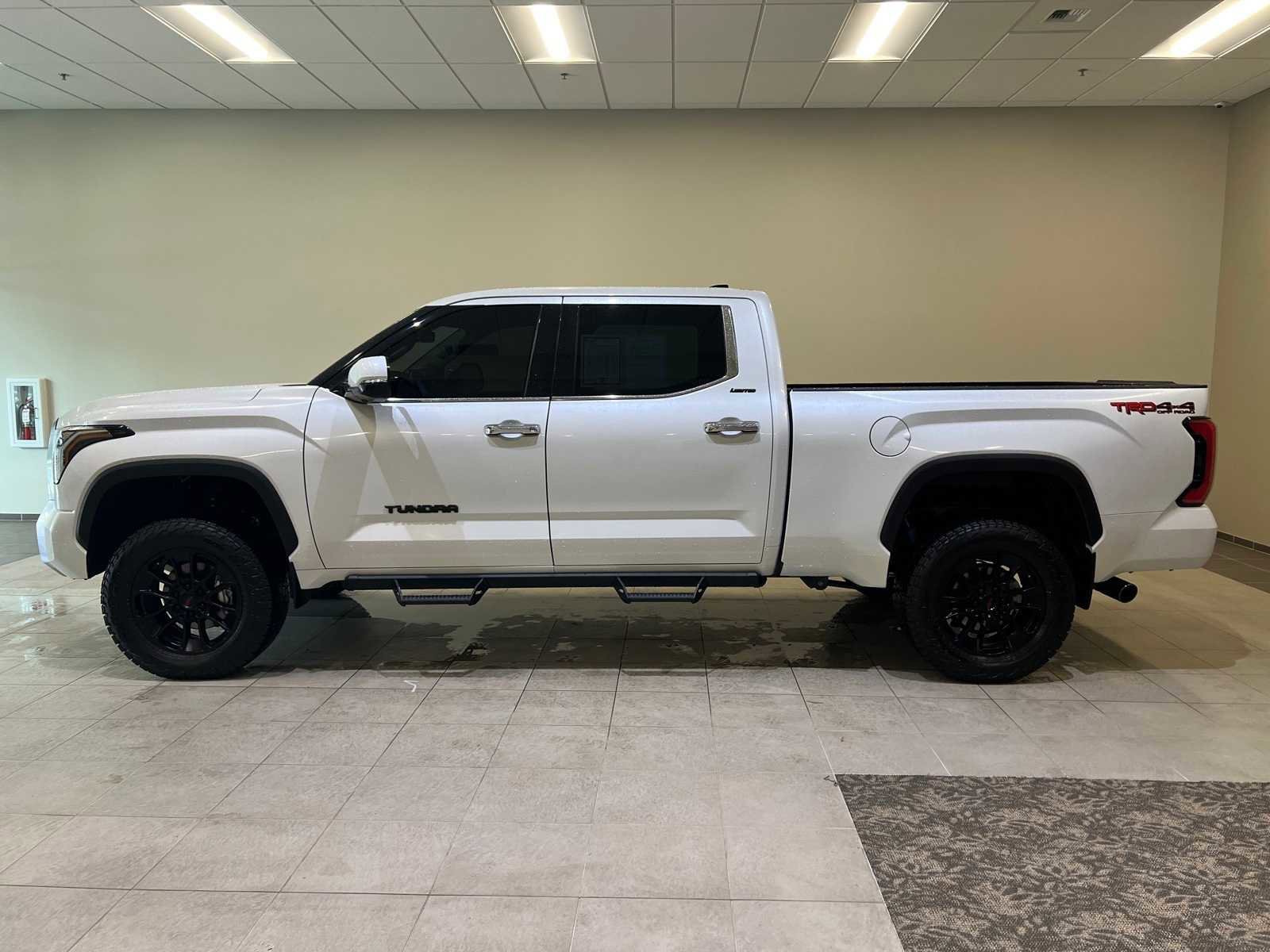 Used 2023 Toyota Tundra Limited image 3