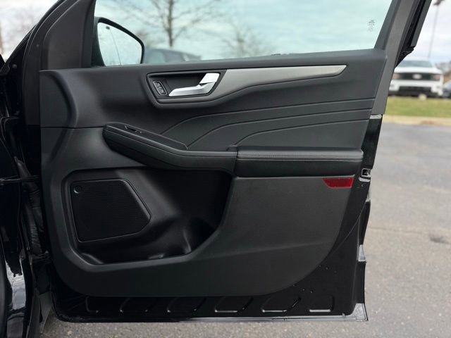 Used 2023 Ford Escape SE image 16