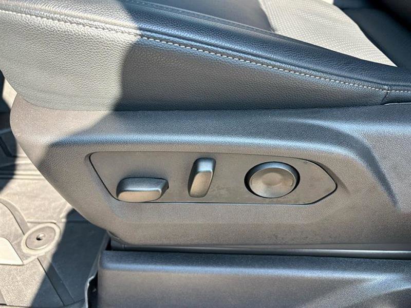 Used 2025 Chevrolet Silverado 1500 Custom image 31