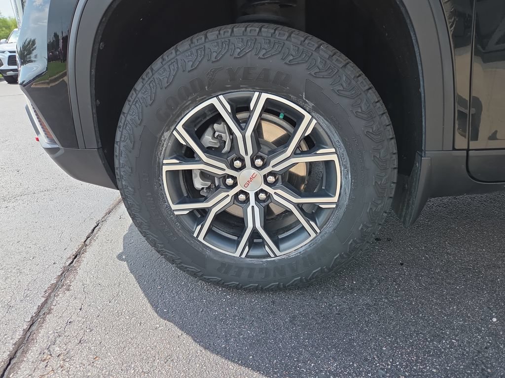 Certified 2024 GMC Acadia AT4 w/ Luxury Package AWD/4WD image 32