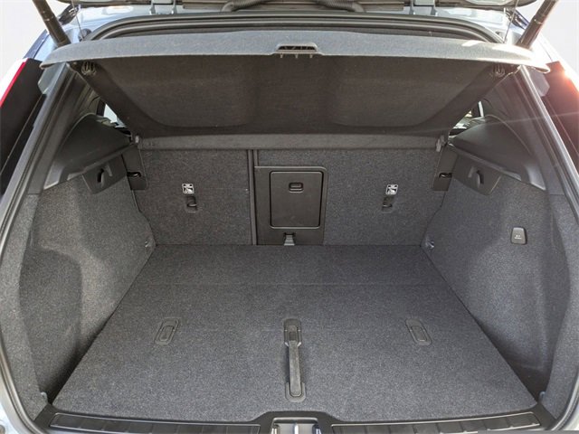 Used 2023 Volvo XC40 Recharge Ultimate image 9