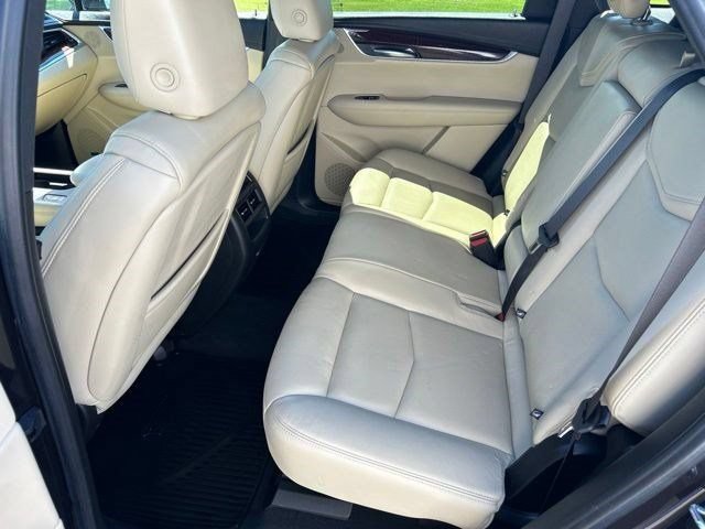 Used 2018 Cadillac XT5 Luxury w/ Driver Awareness Package AWD/4WD image 44