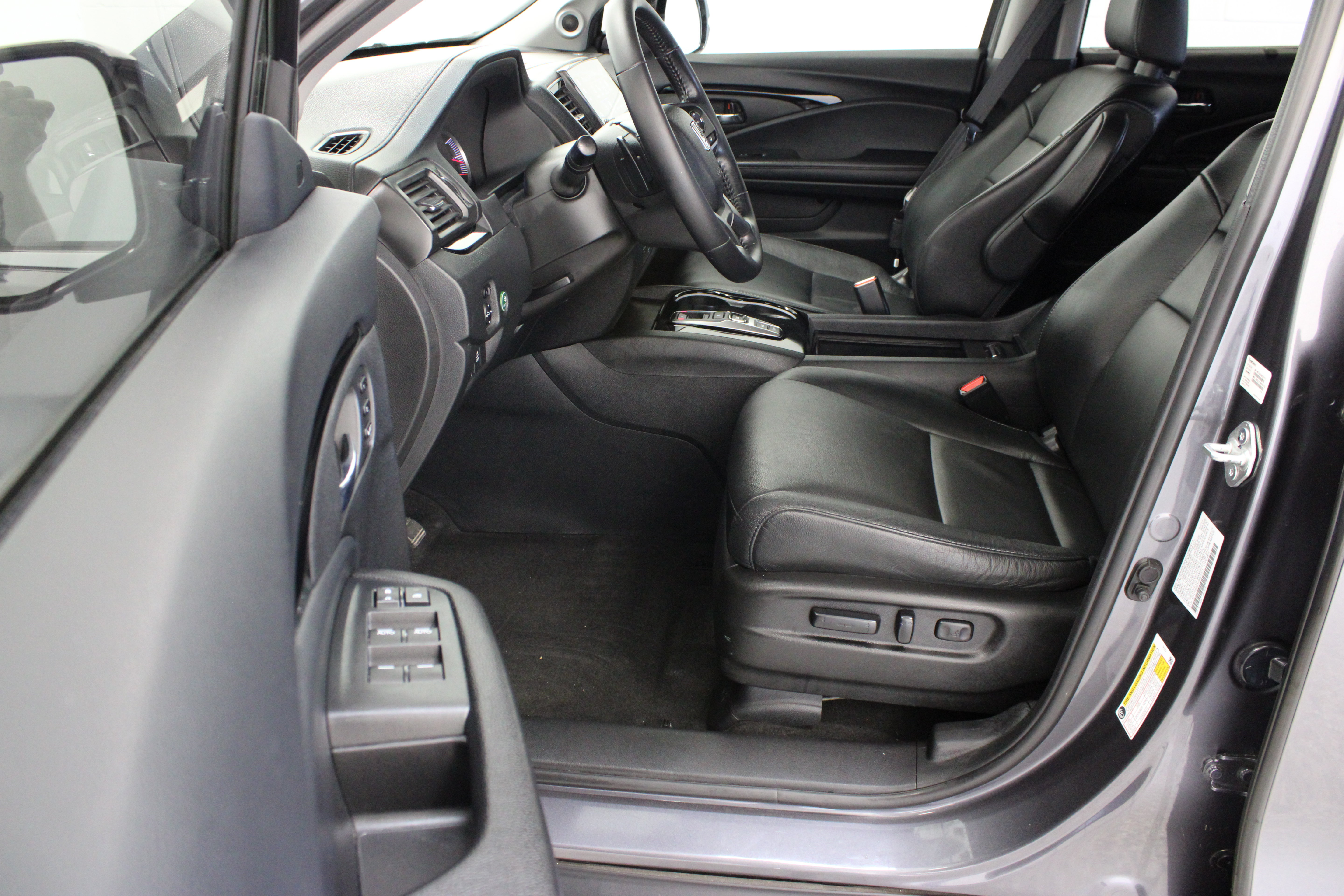 Used 2022 Honda Pilot Touring image 14