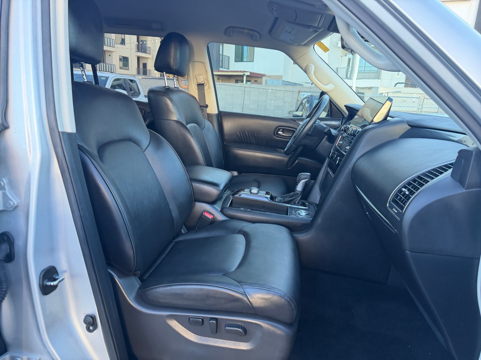 Used 2022 Nissan Armada SV RWD image 32