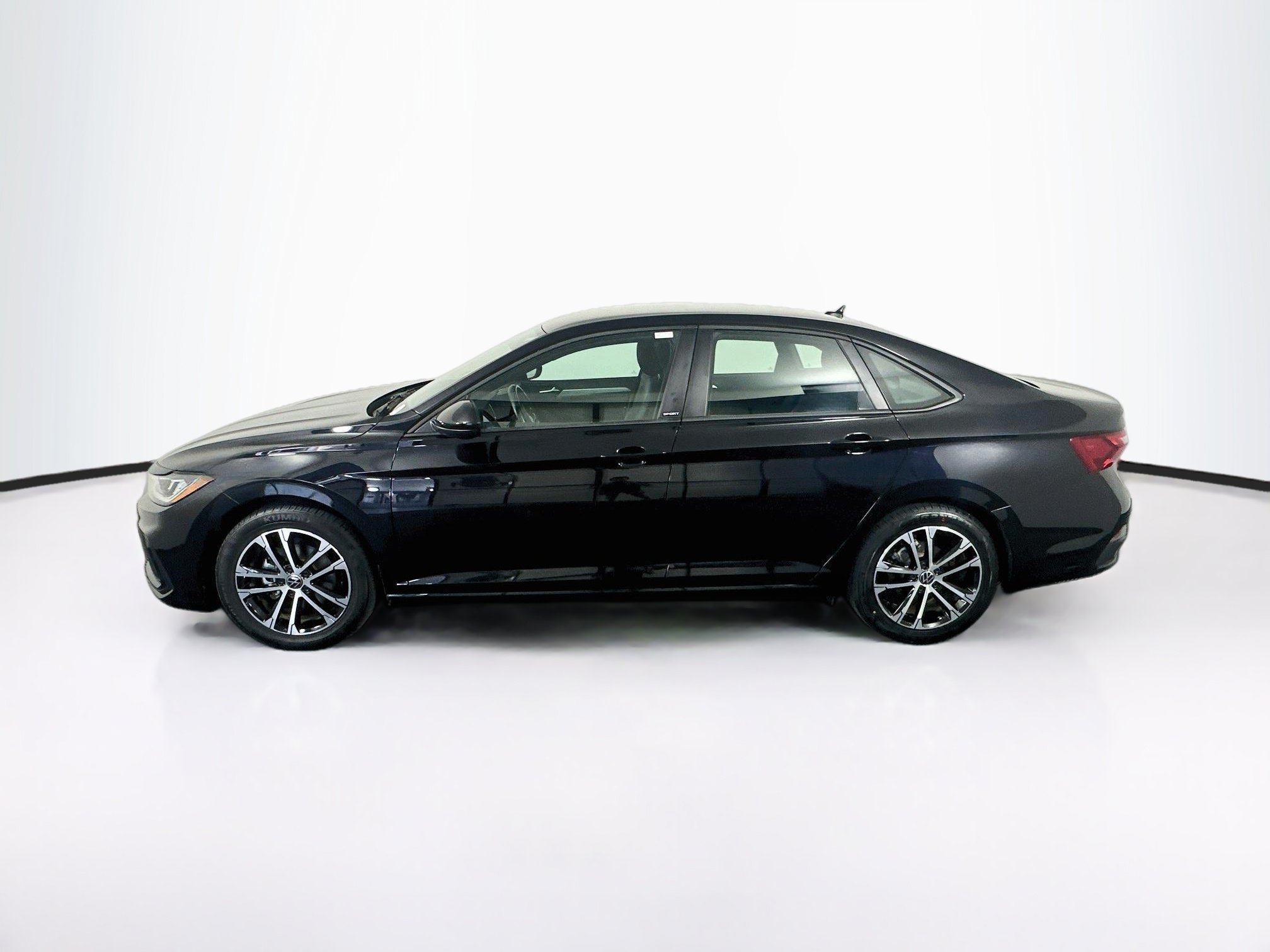 Used 2025 Volkswagen Jetta Sport FWD image 4