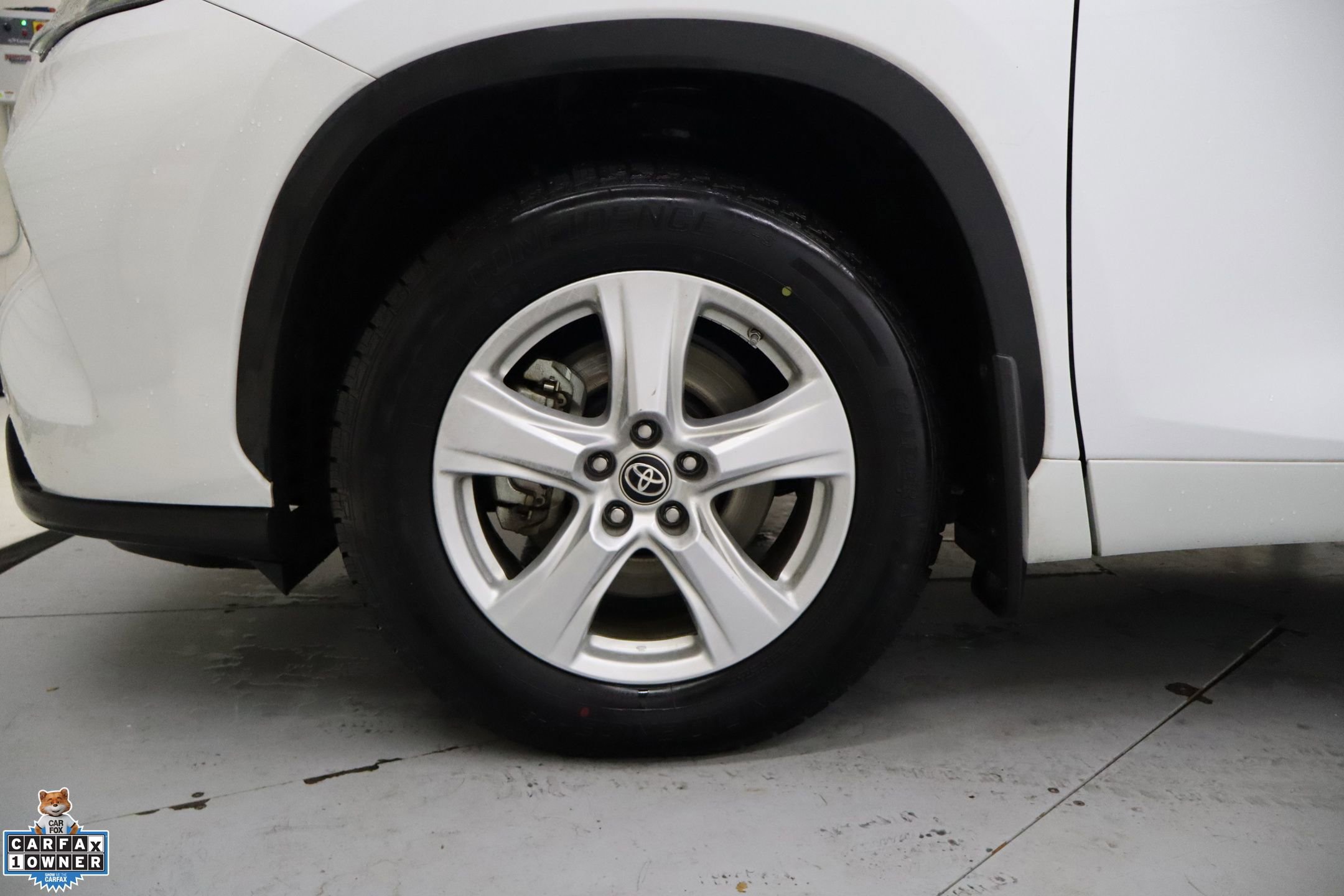 Used 2023 Toyota Highlander L image 12