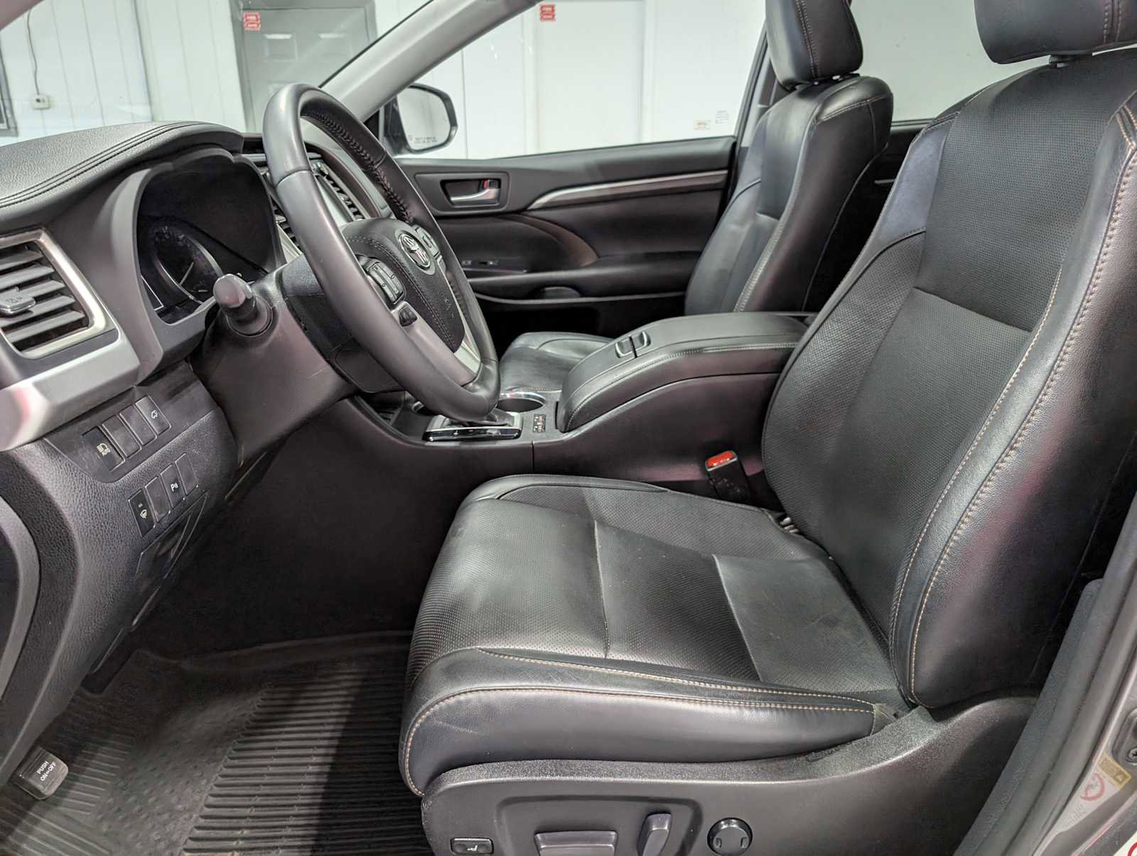 Used 2019 Toyota Highlander Limited image 5