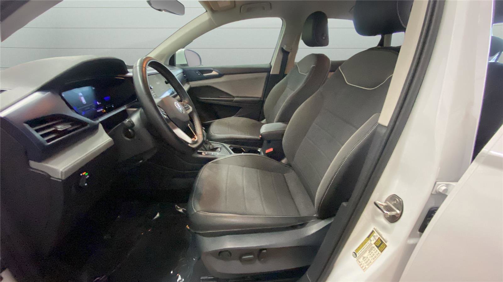 Used 2024 Volkswagen Taos SE image 10