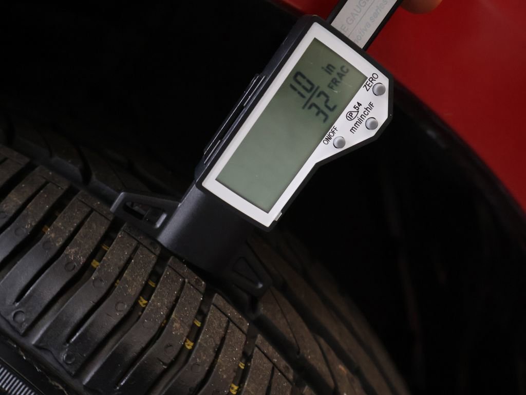 Used 2021 Toyota Corolla LE FWD image 33