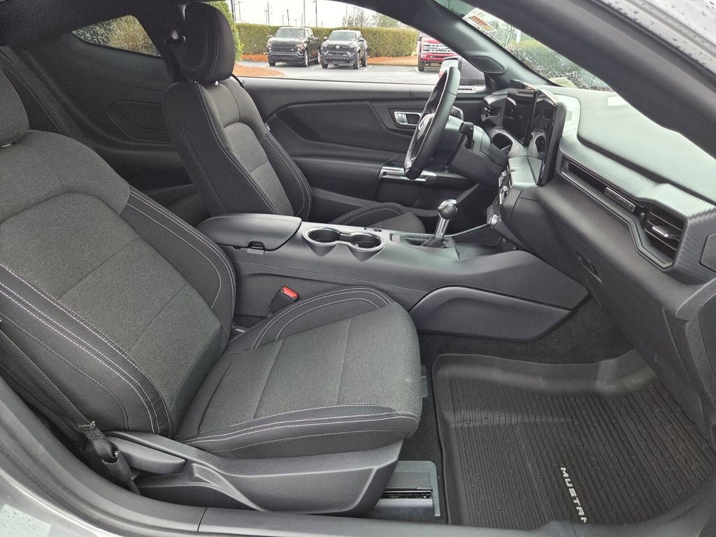 Used 2025 Ford Mustang Coupe image 13