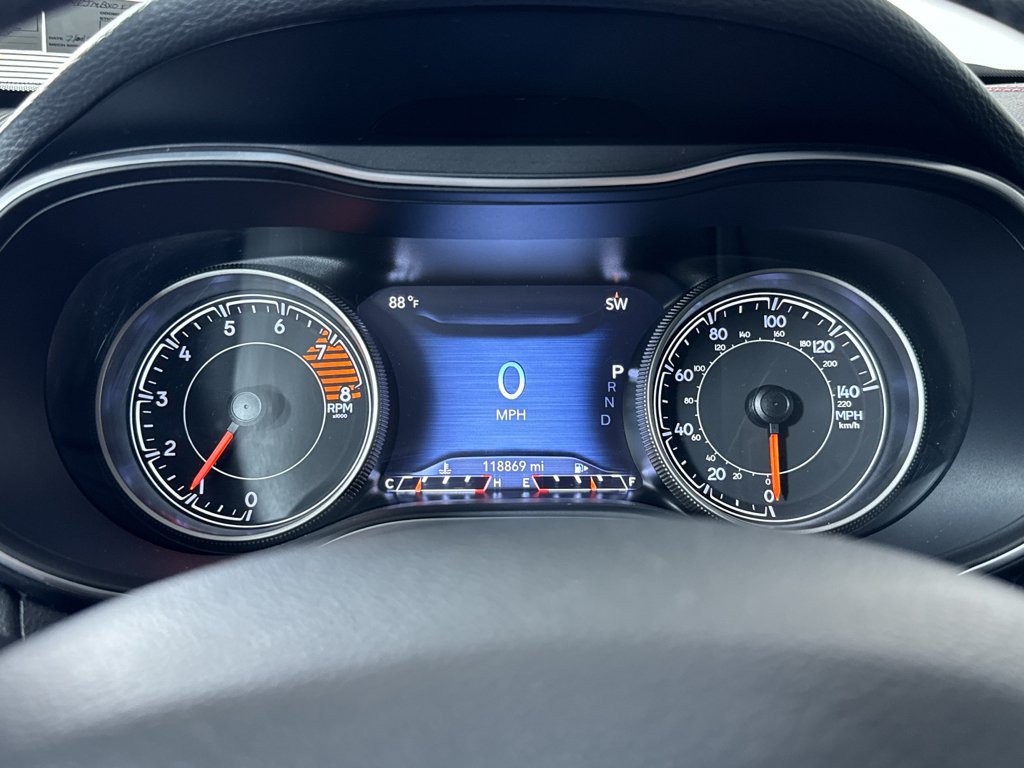 Used 2019 Jeep Cherokee Trailhawk AWD/4WD image 12