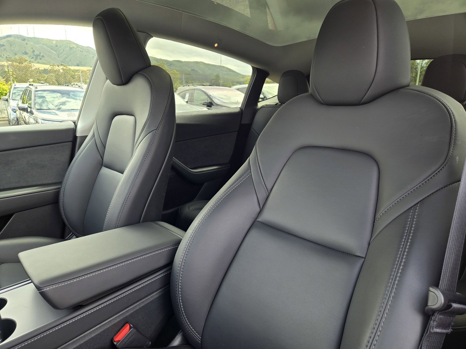 Used 2024 Tesla Model Y Long Range AWD/4WD image 16