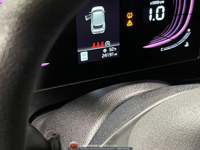 Used 2025 Kia Sportage LX image 17