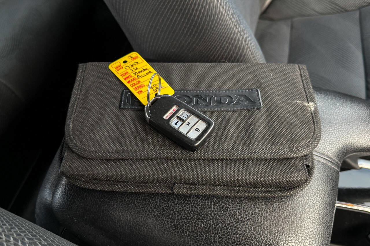 Used 2016 Honda Accord EX image 33