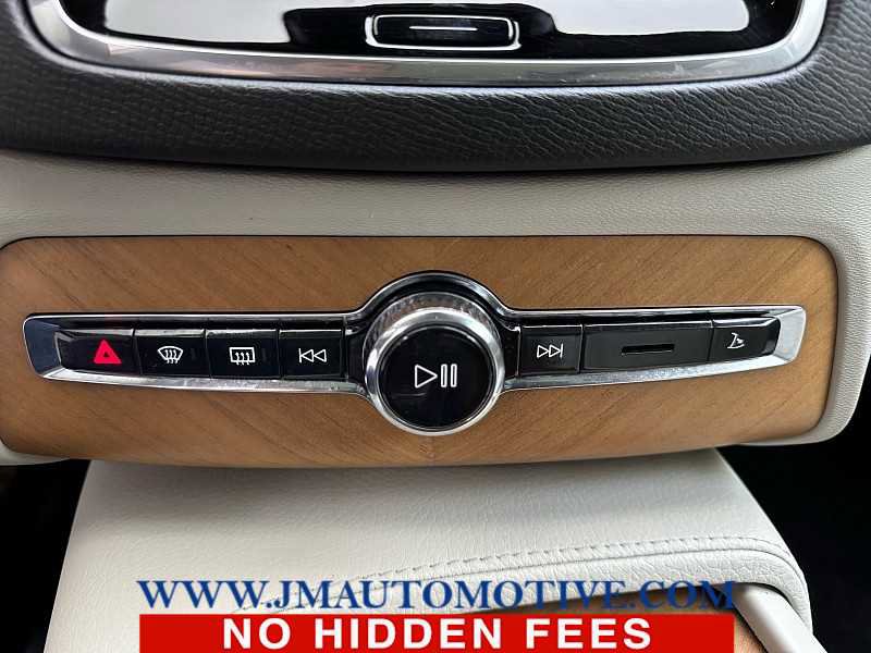Used 2021 Volvo XC90 T6 Momentum image 33