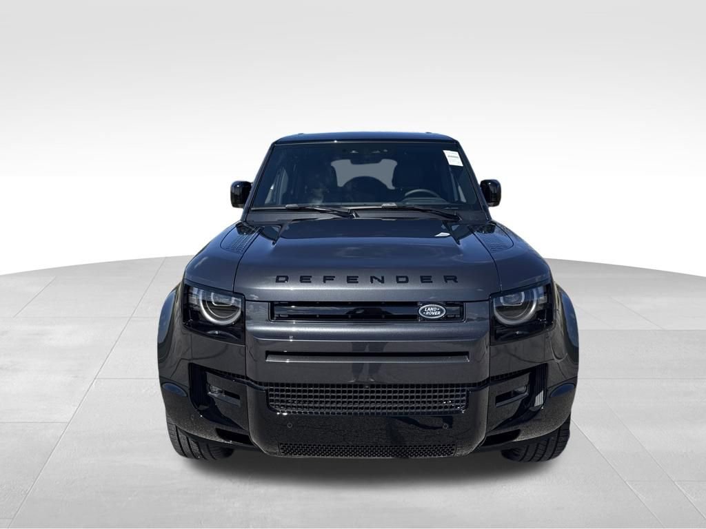 New 2026 Land Rover Defender 130 X-Dynamic SE image 4