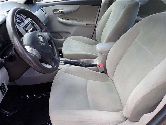 Used 2013 Toyota Corolla LE FWD image 9