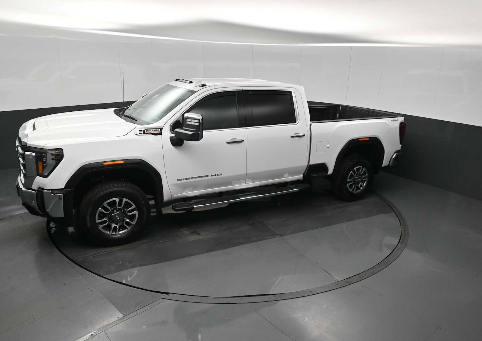 Used 2024 GMC Sierra 3500 SLT w/ SLT Premium Package image 13