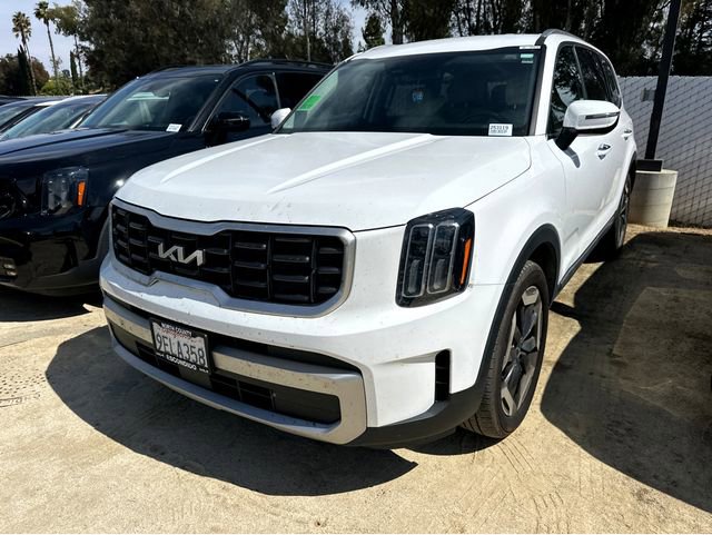 Certified 2023 Kia Telluride S image 3