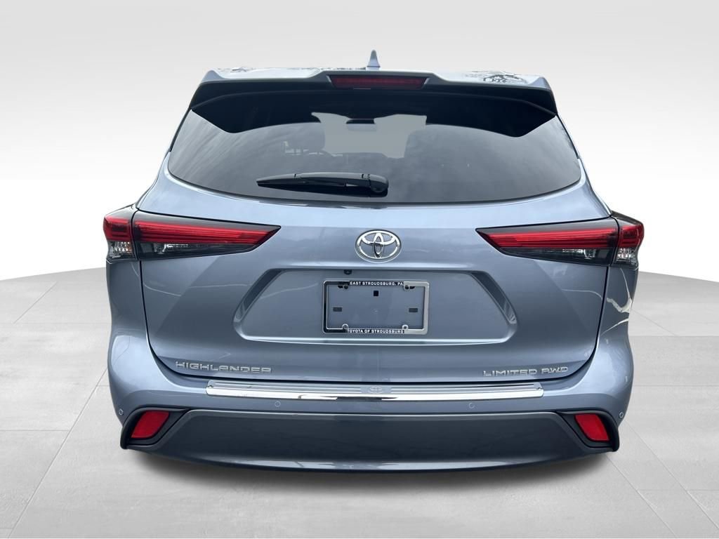 Used 2023 Toyota Highlander Limited image 5