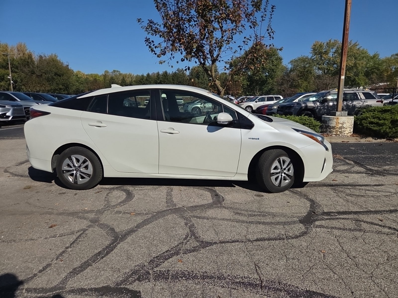 Used 2018 Toyota Prius Two w/ Prius Two Safety Plus Package FWD image 2