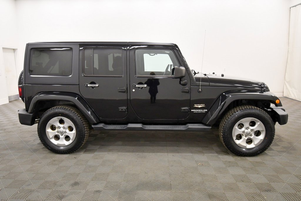 Used 2014 Jeep Wrangler Unlimited Sahara w/ Dual Top Group image 9