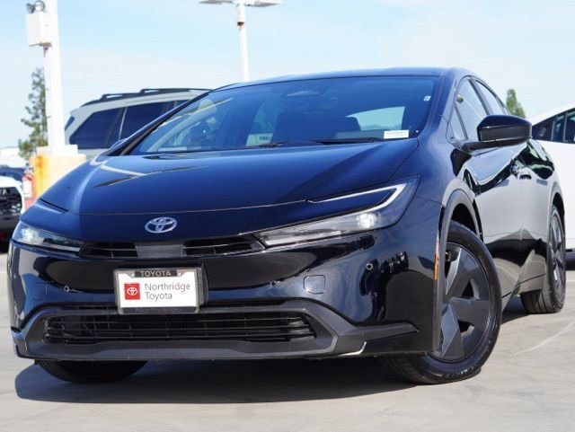 Used 2024 Toyota Prius LE image 3