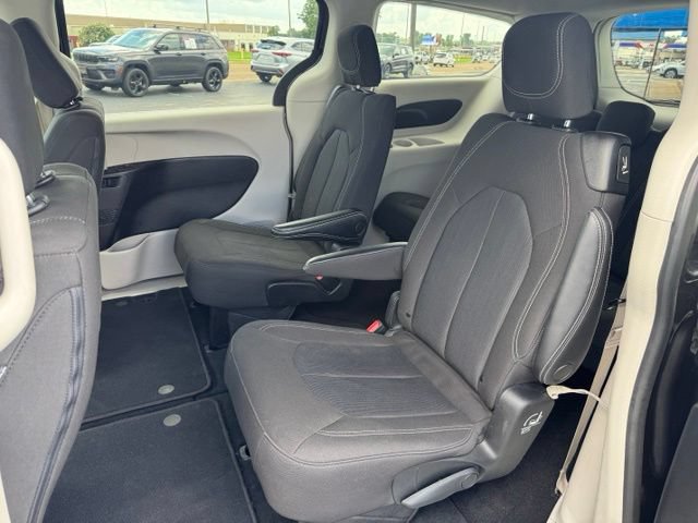Used 2021 Chrysler Voyager LX FWD image 19