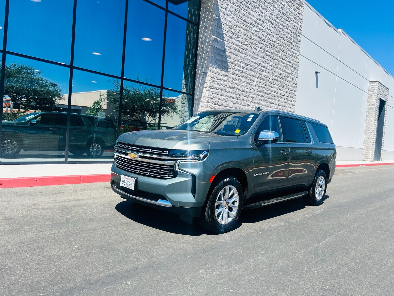 Used 2023 Chevrolet Suburban Premier AWD/4WD image 9