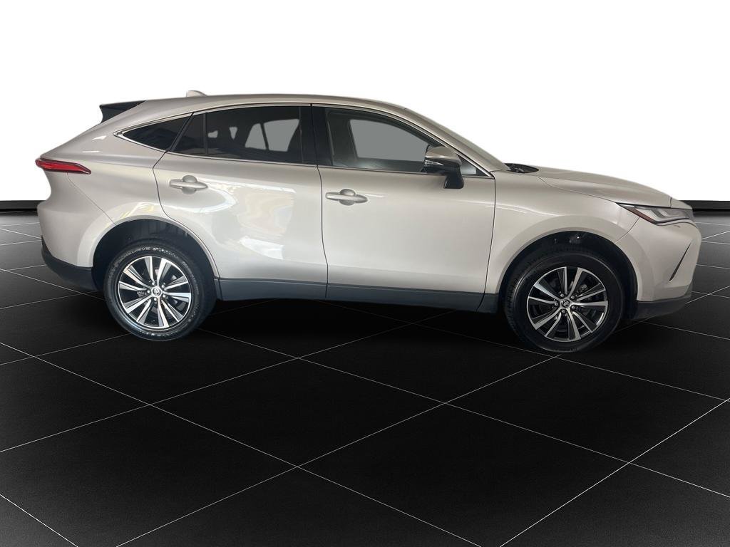 Used 2024 Toyota Venza LE AWD/4WD image 6
