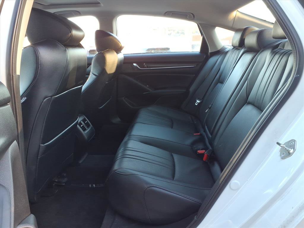 Used 2018 Honda Accord Touring image 8