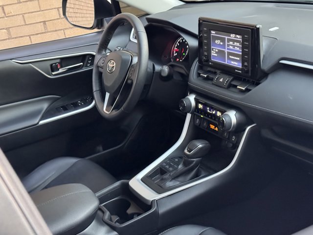 Used 2021 Toyota RAV4 XLE Premium image 48