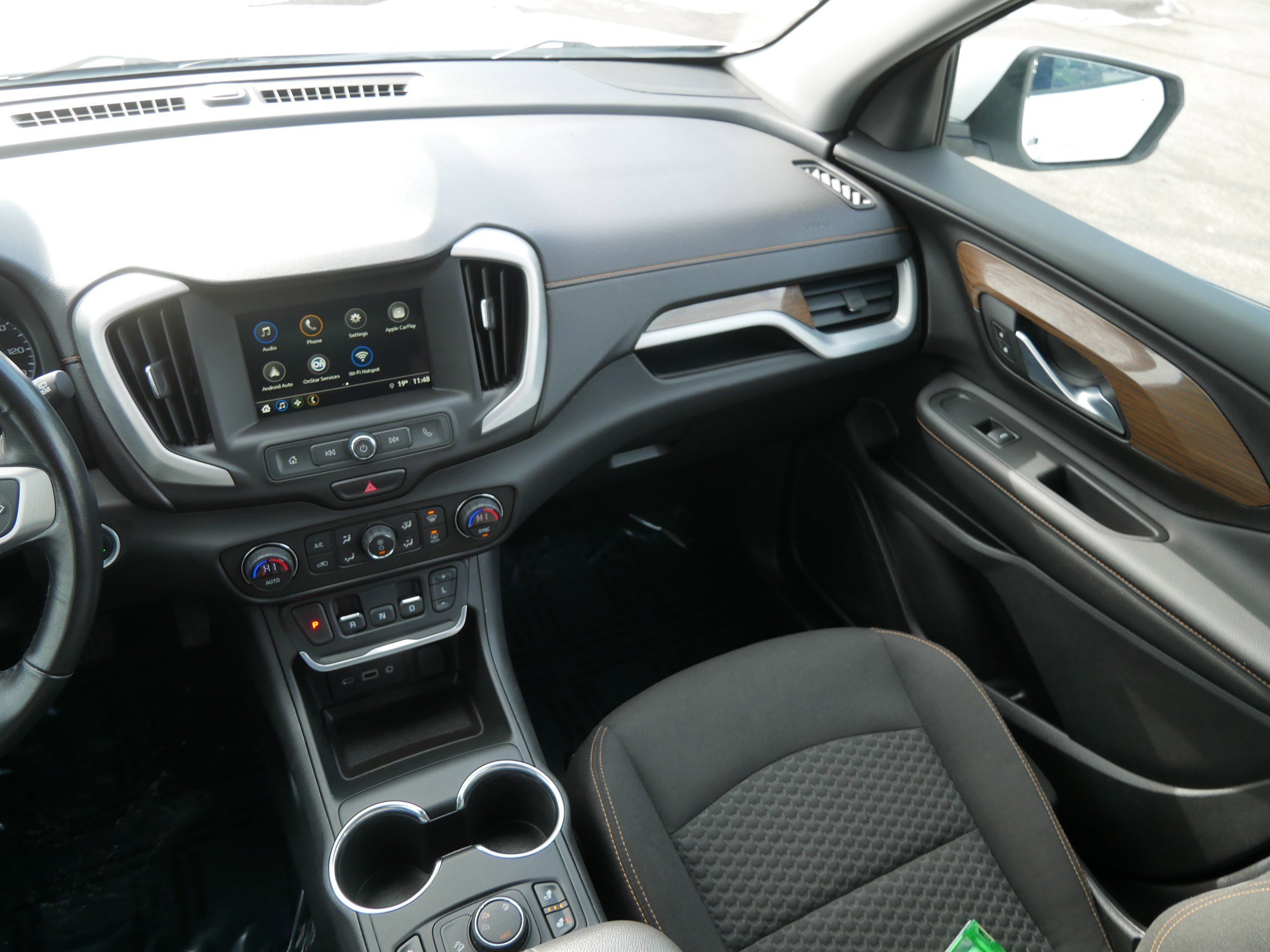 Used 2018 GMC Terrain SLE w/ Driver Convenience Package image 11