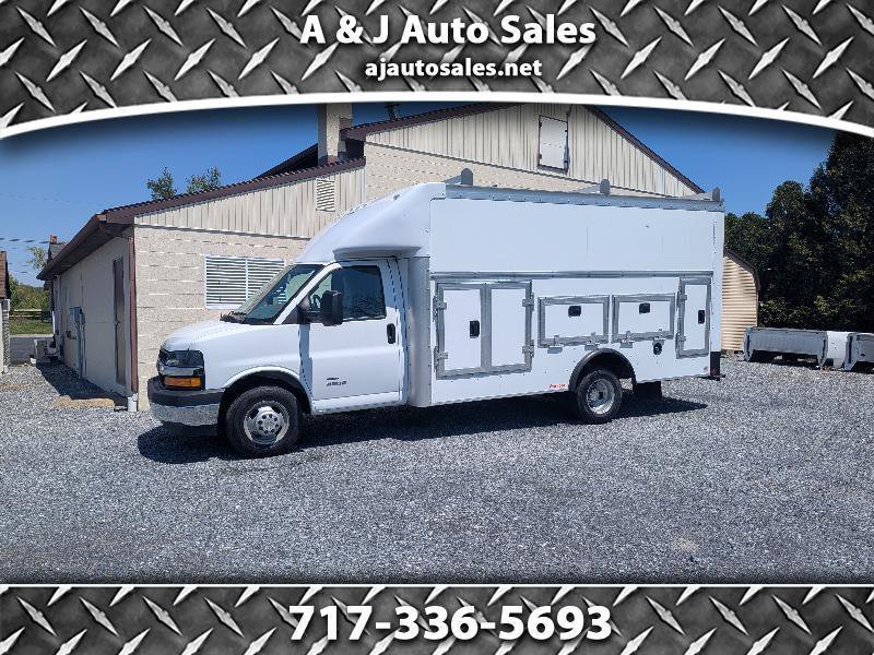 Used 2023 Chevrolet Express 4500 w/ Power Convenience Package RWD image 1