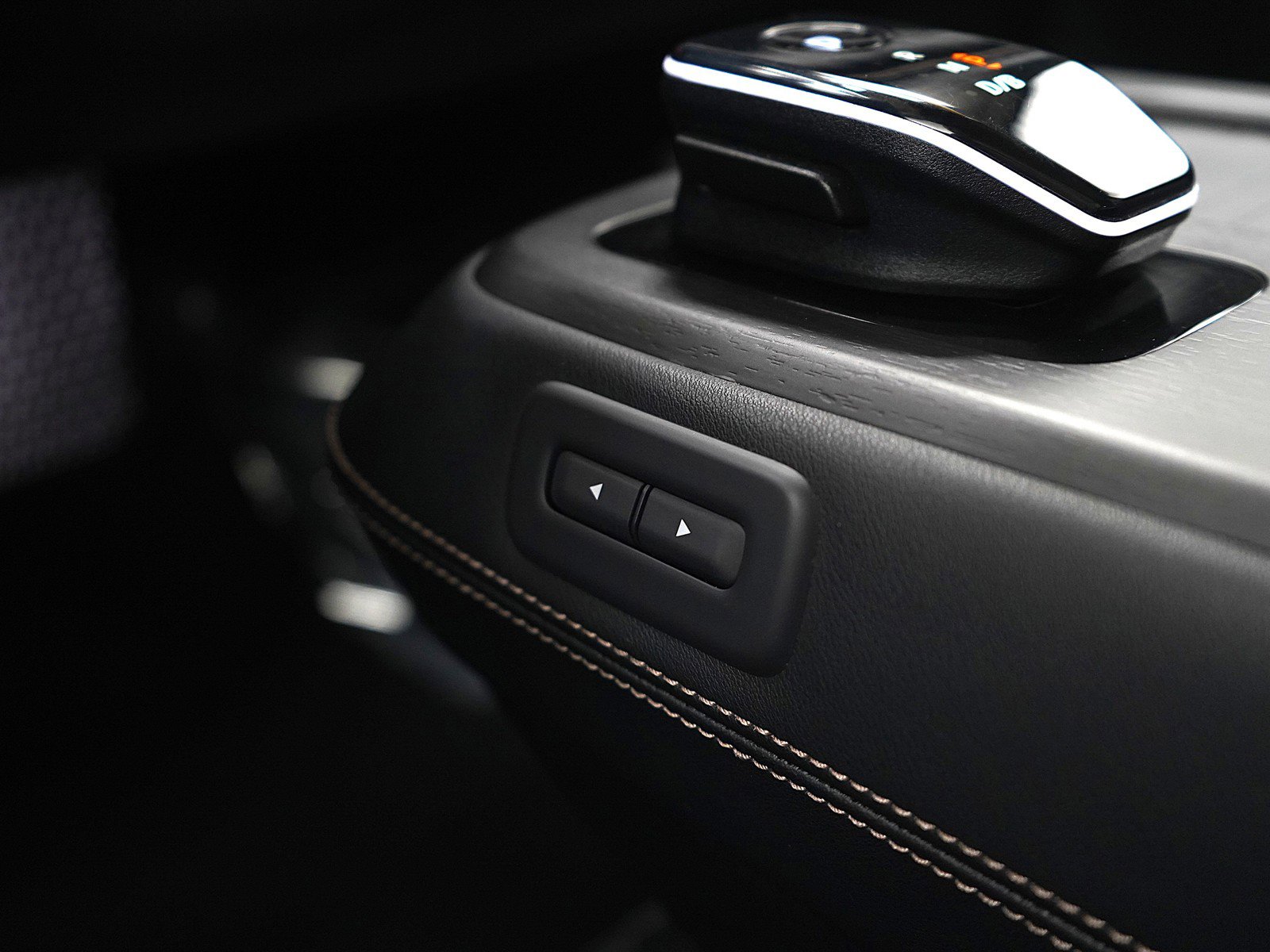 Used 2024 Nissan Ariya AWD image 24