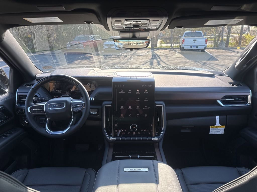 New 2026 GMC Yukon Denali w/ Denali Reserve Package AWD/4WD image 17