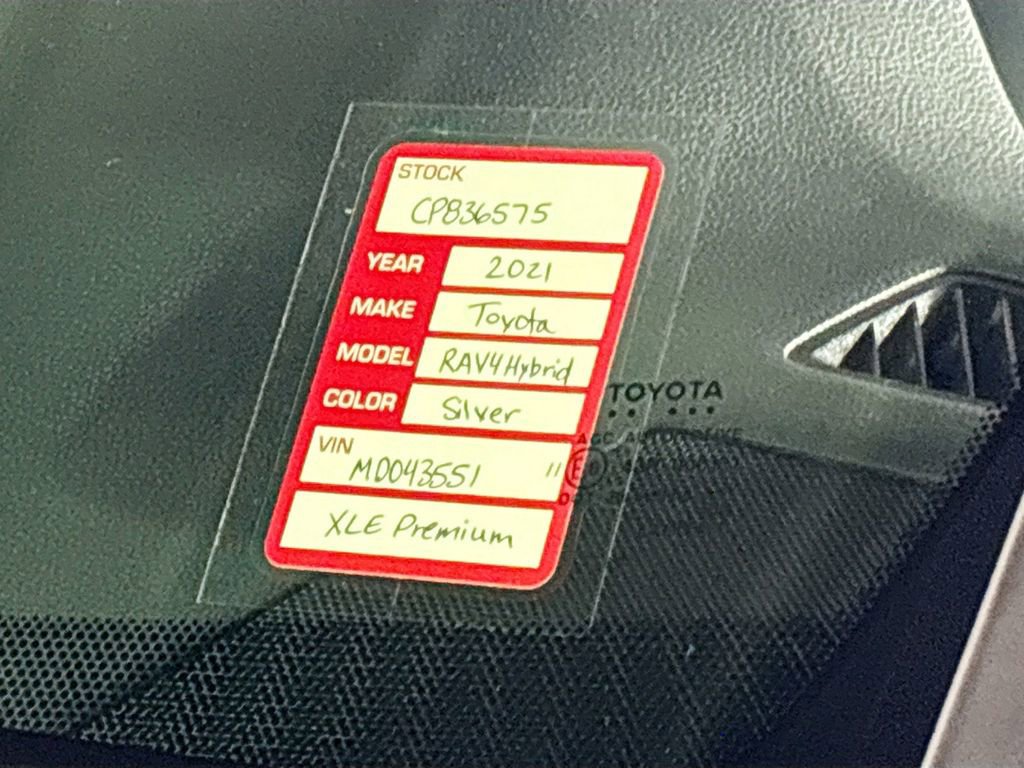 Used 2021 Toyota RAV4 XLE Premium image 25