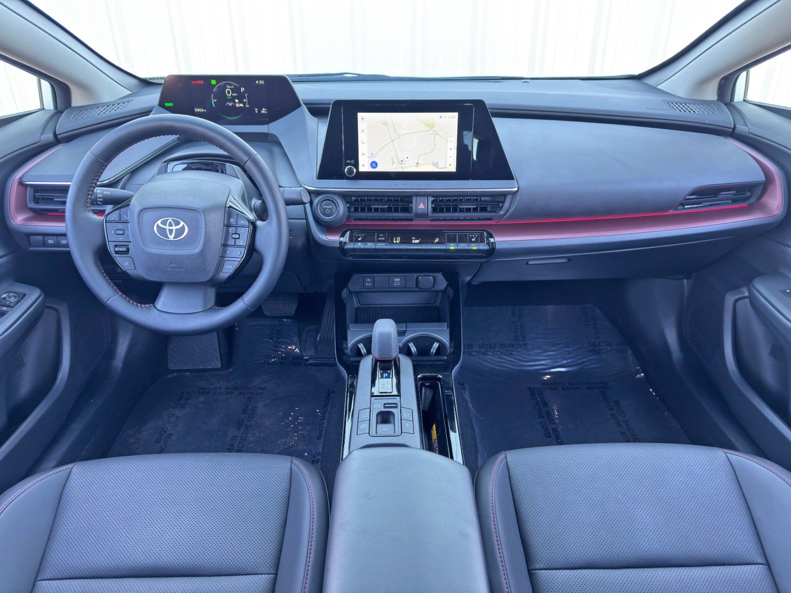 Used 2025 Toyota Prius Plug-In Hybrid XSE FWD image 11