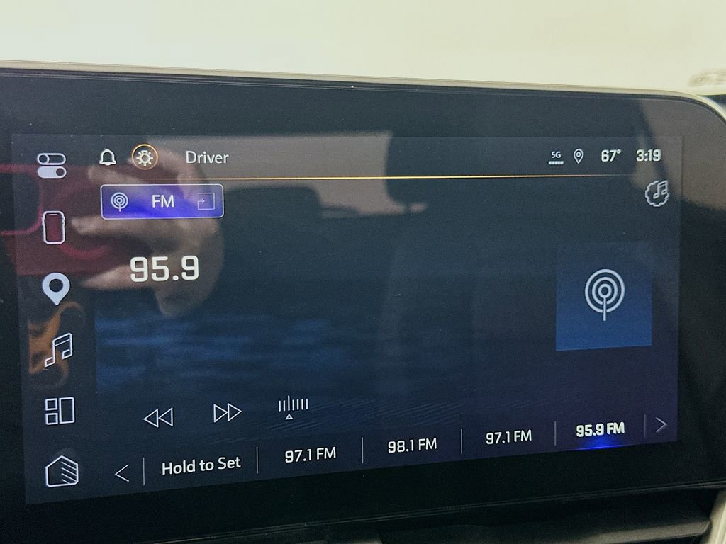 Used 2025 Chevrolet Equinox LT image 30