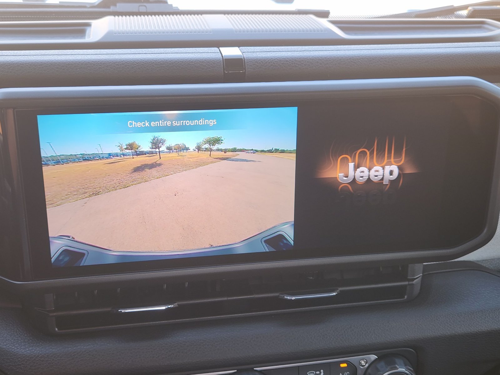 Used 2026 Jeep Gladiator Sport AWD/4WD image 21